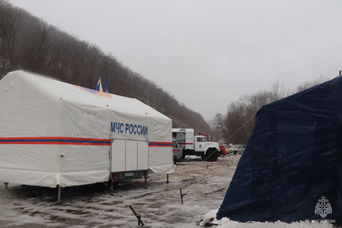 Безопасность жителей Краснодарского края в непогоду обеспечивают более 200 спасателей